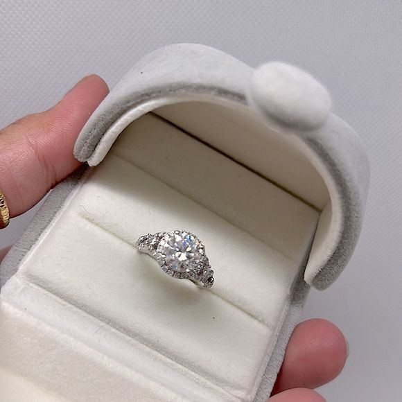 2.5ct tw round brilliant twist halo  engagement ring - Picture 5 of 15